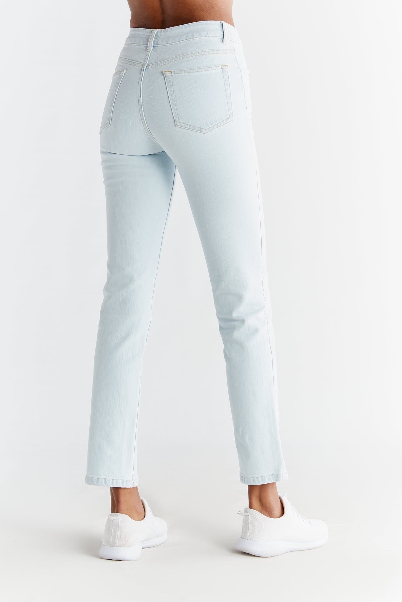 Damen Straight Fit Jeans aus Bio-Baumwolle - Evermind.eco