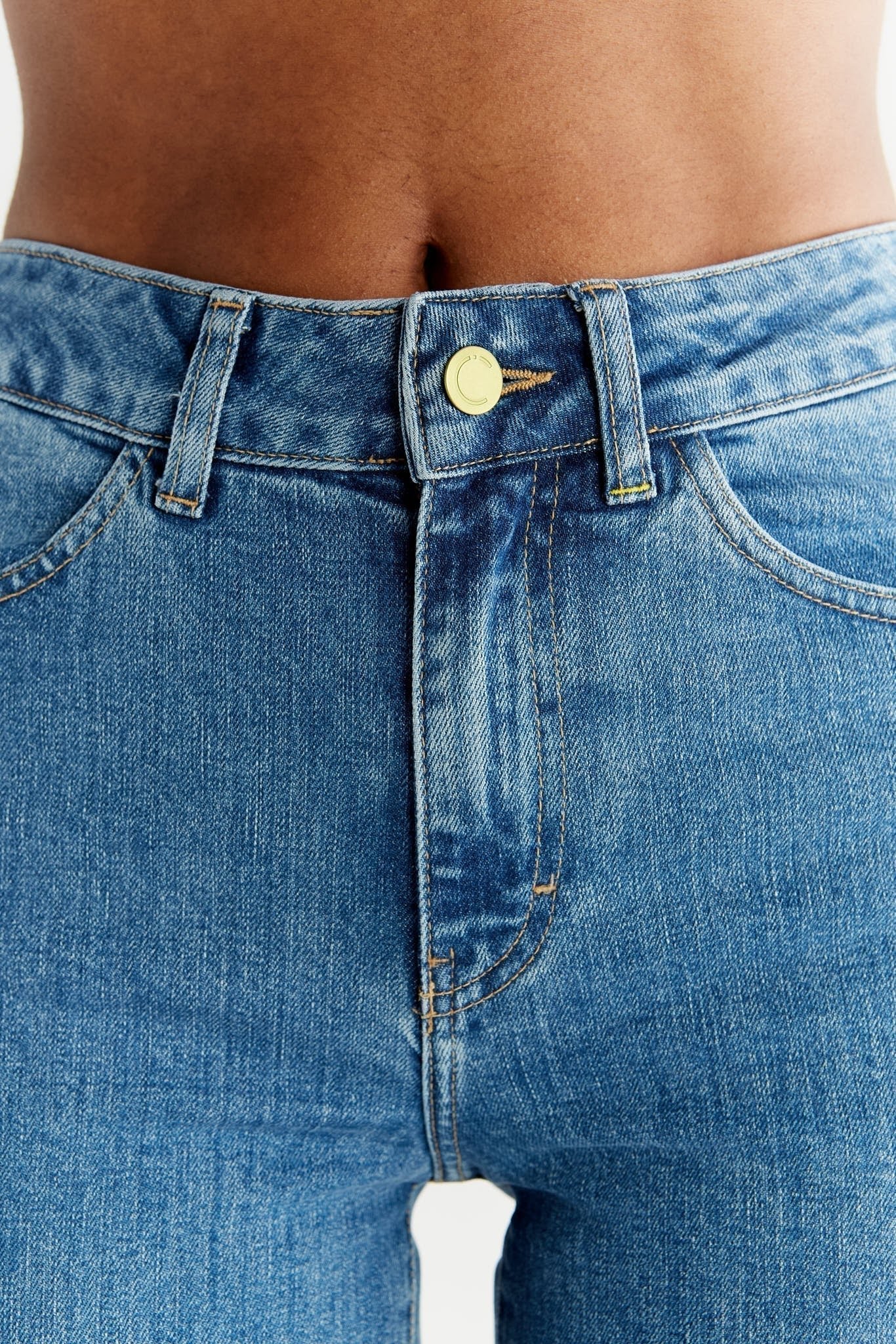 Damen Straight Fit Jeans aus Bio-Baumwolle - Evermind.eco