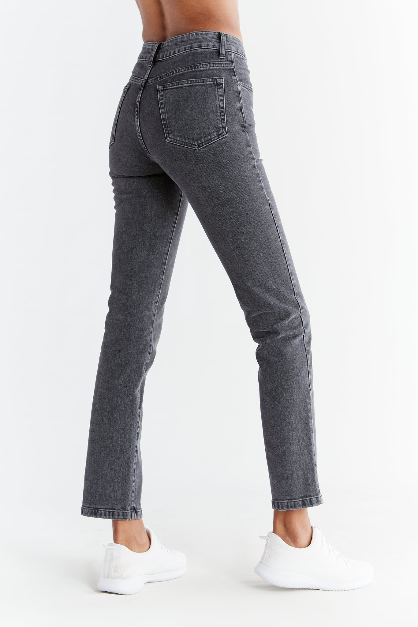 Damen Straight Fit Jeans aus Bio-Baumwolle - Evermind.eco