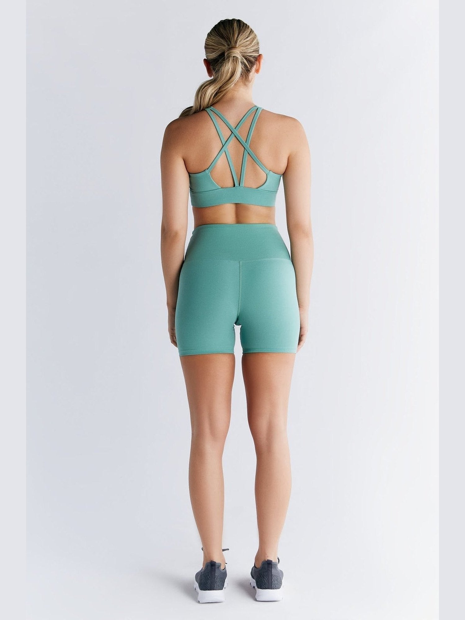 Damen Yoga Top recycelt - Evermind.eco