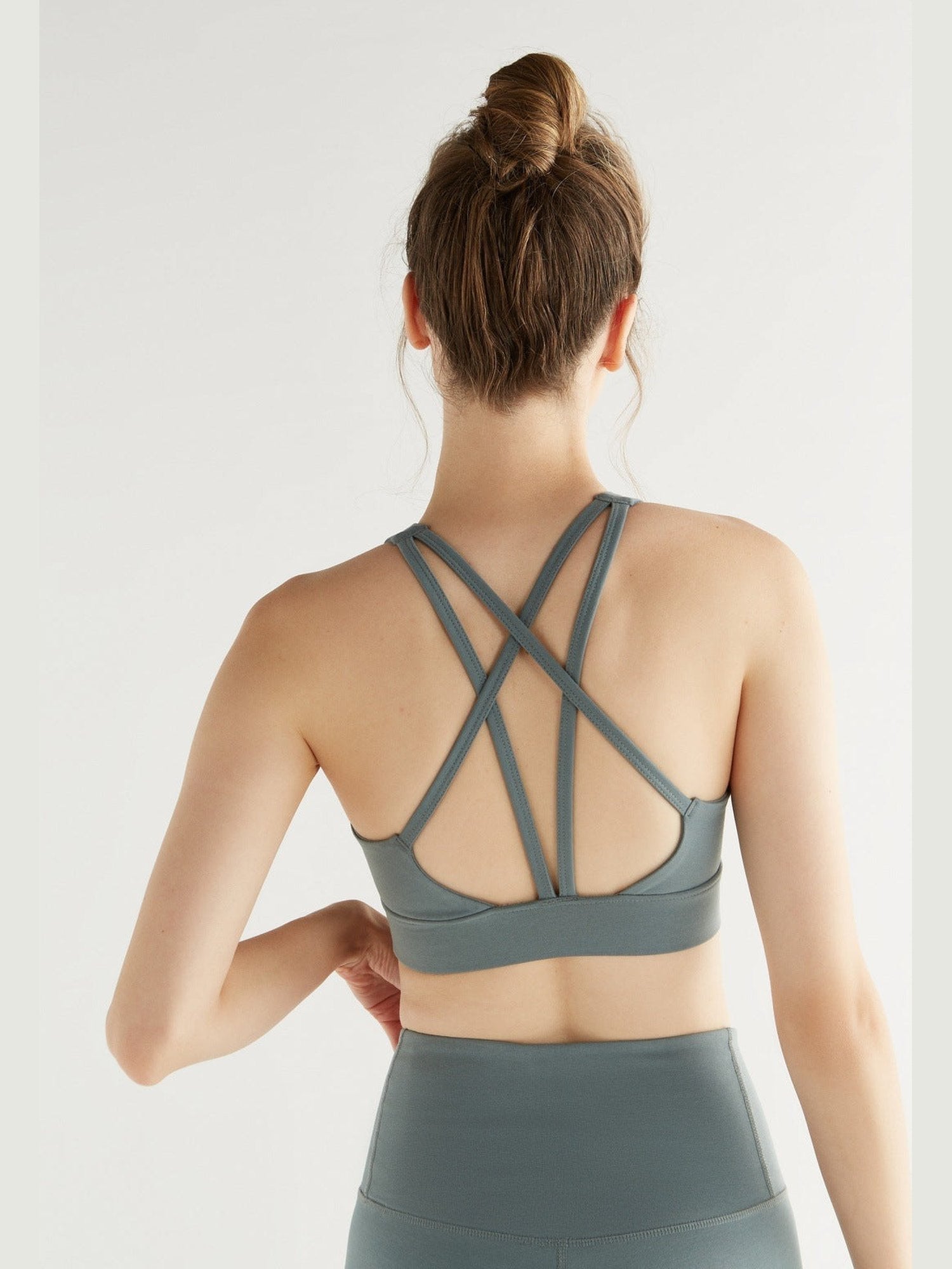 Damen Yoga Top recycelt - Evermind.eco