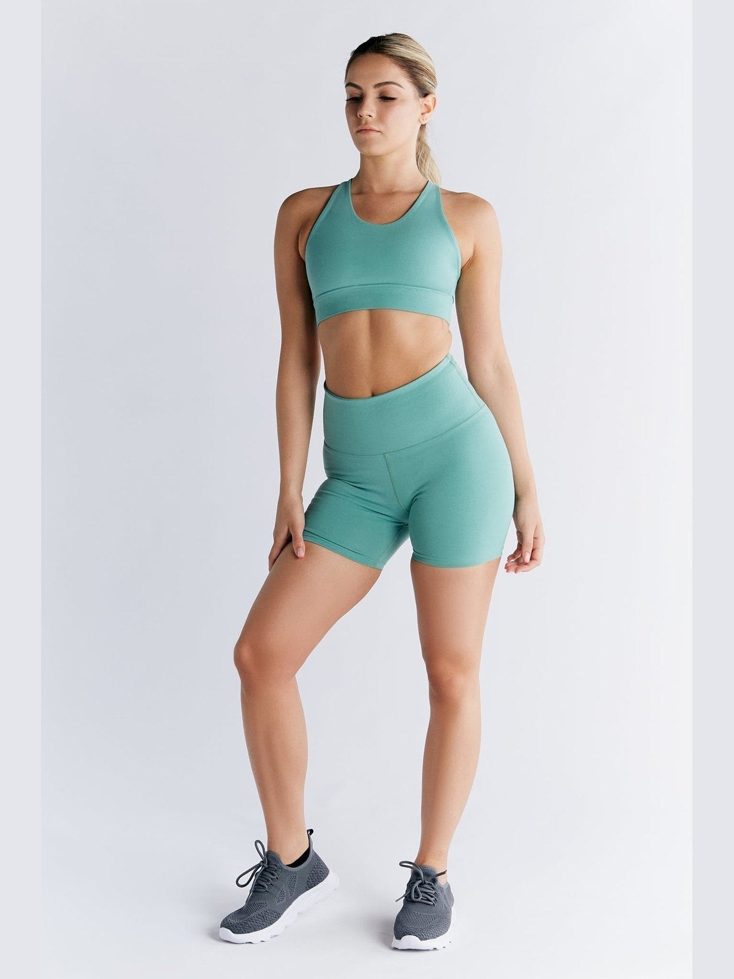 Damen Yoga Top recycelt - Evermind.eco