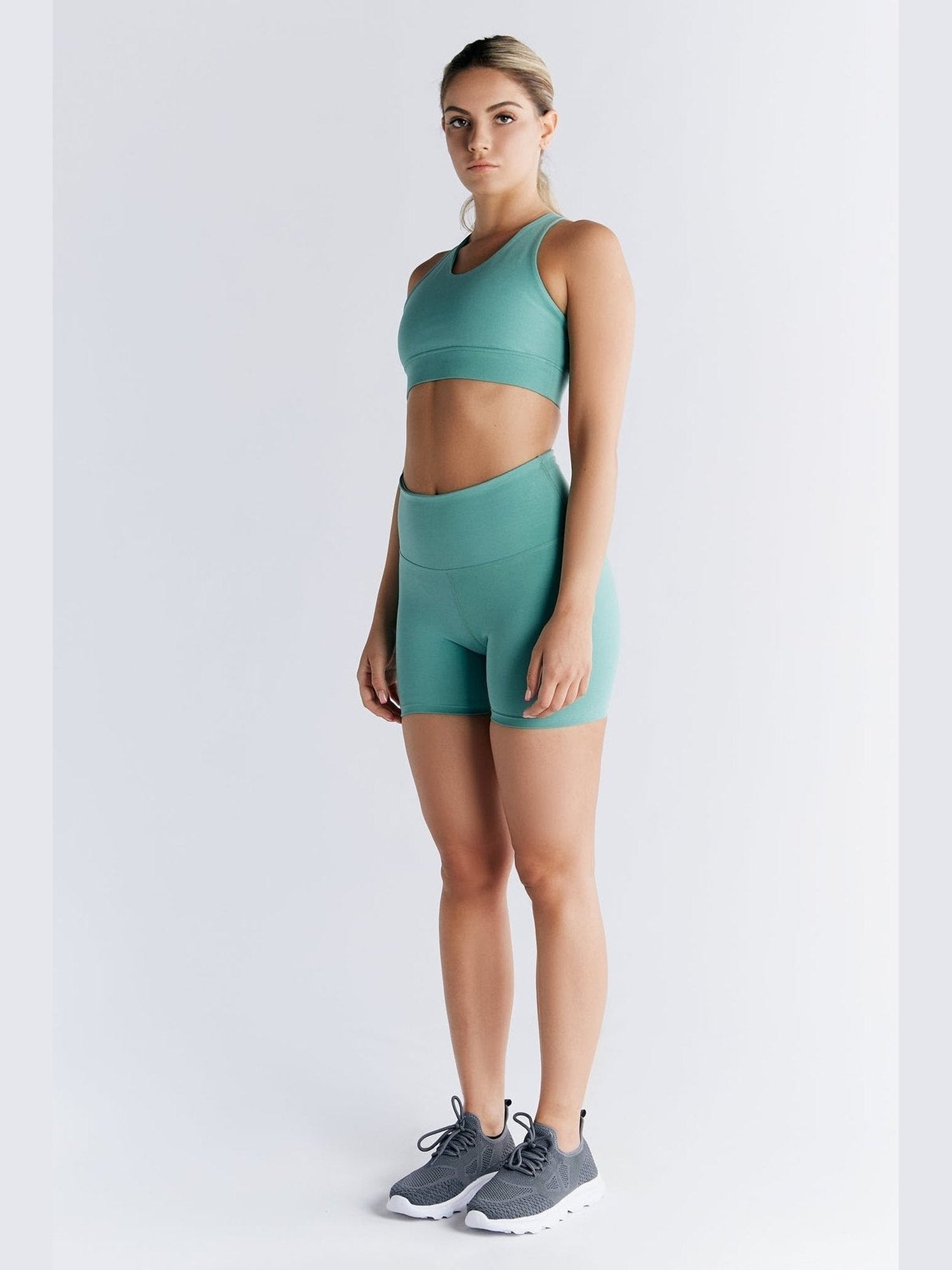Damen Yoga Top recycelt - Evermind.eco