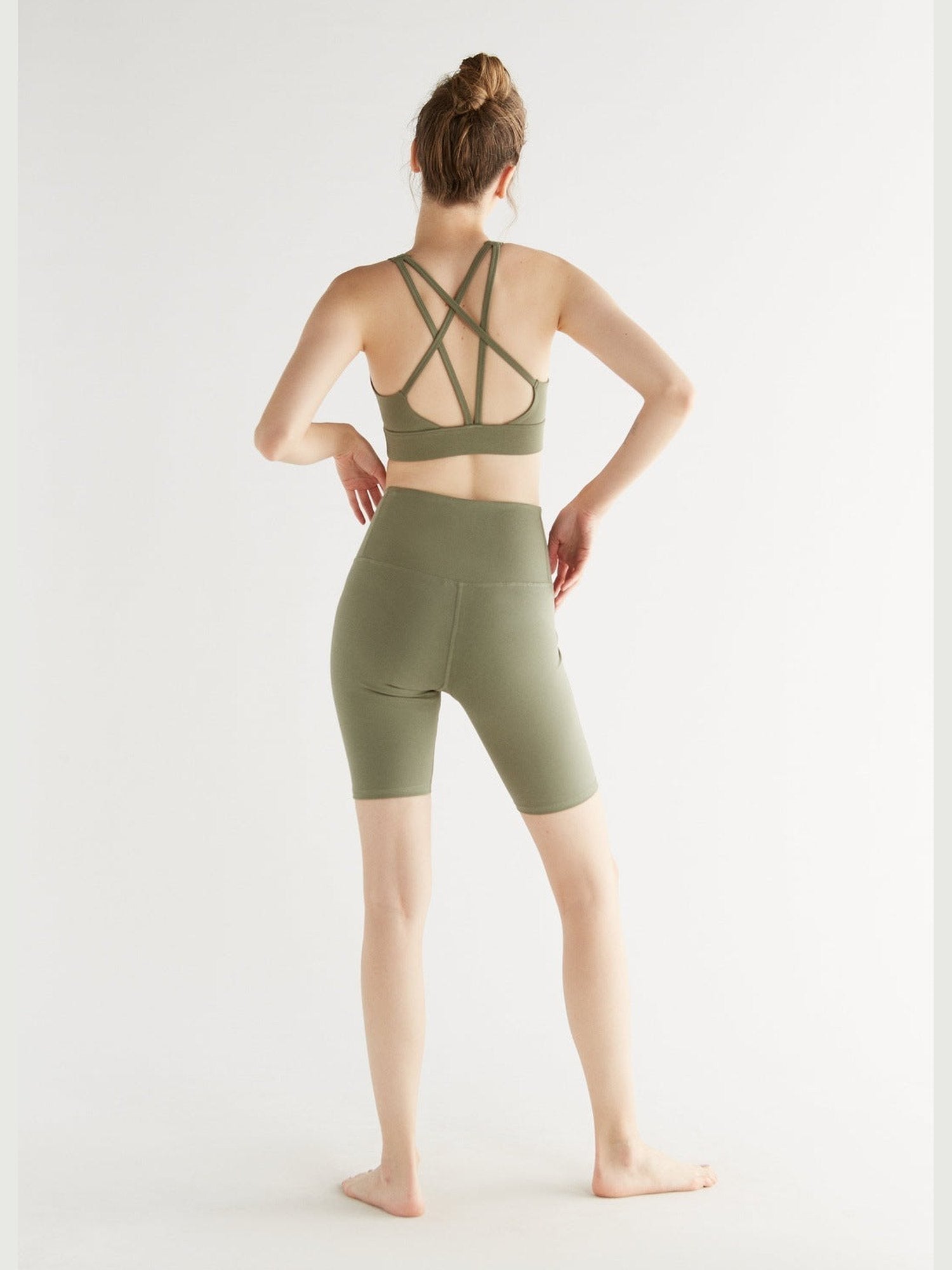 Damen Yoga Top recycelt - Evermind.eco