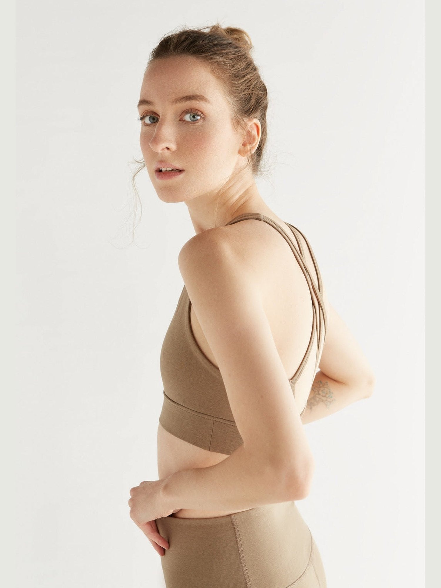 Damen Yoga Top recycelt - Evermind.eco