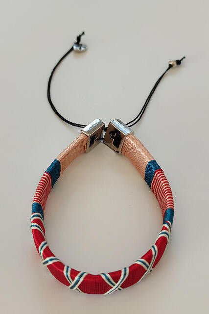 Handgemacht BioStyle Armband – Farbenfrohe Eleganz - Evermind.eco