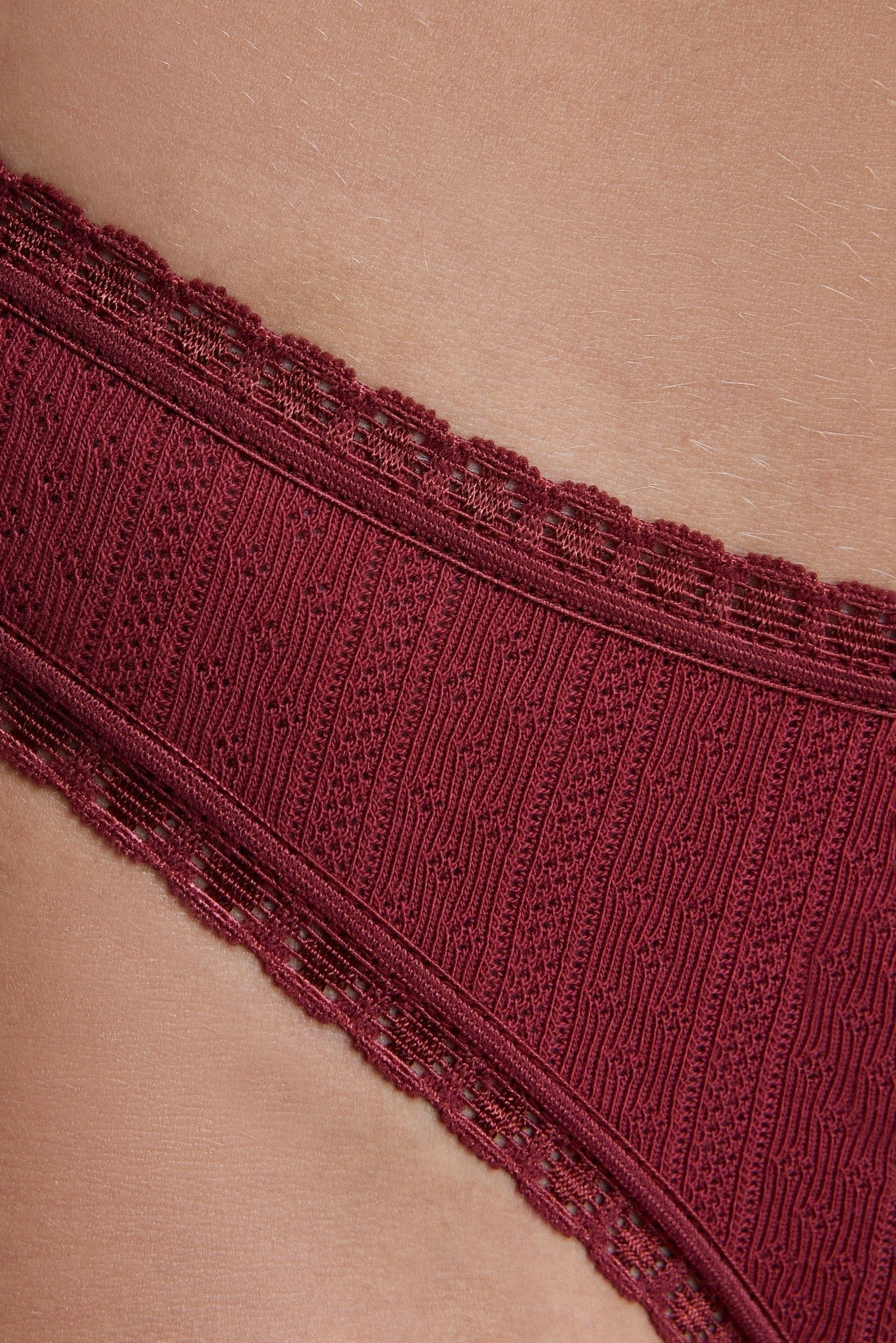 Jacquard Slip mit Spitze - Evermind.eco