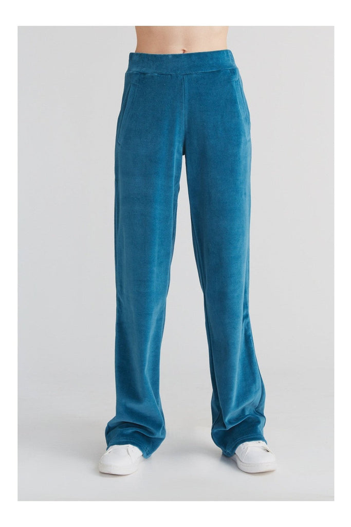 1464-044 | Women Straight Leg velour Pant - Danuvian Blue