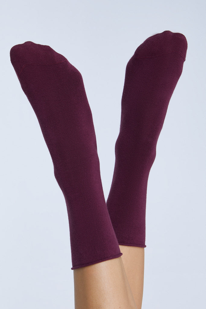 9503 | Unisex Rolled Hem Socks - Bordeaux