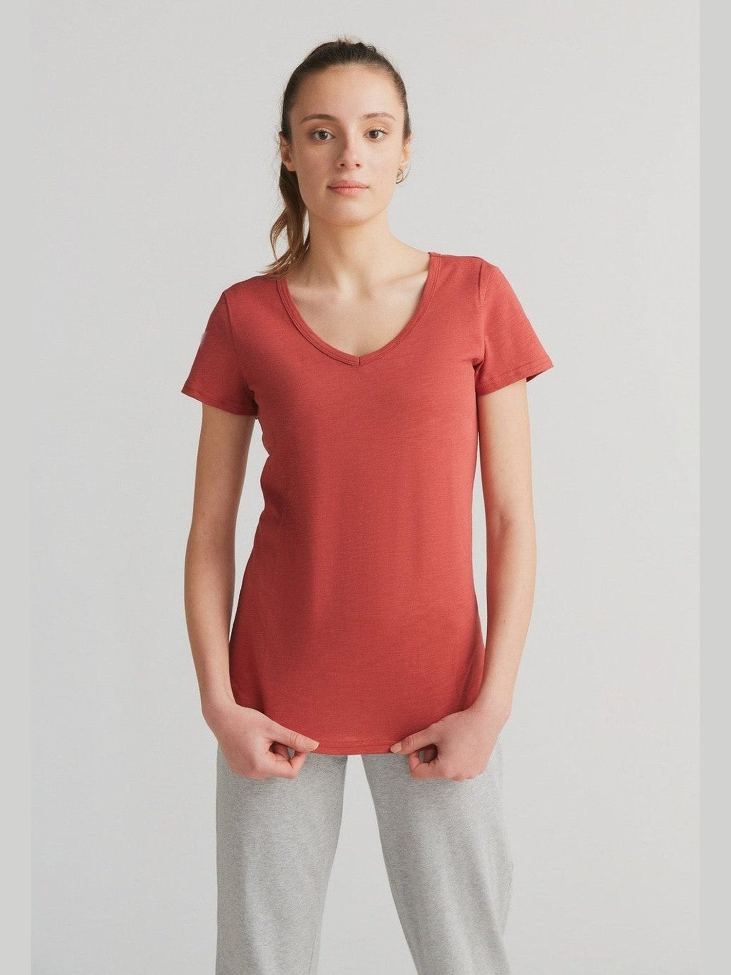 Damen Flammé V-Neck T-Shirt - Evermind.eco
