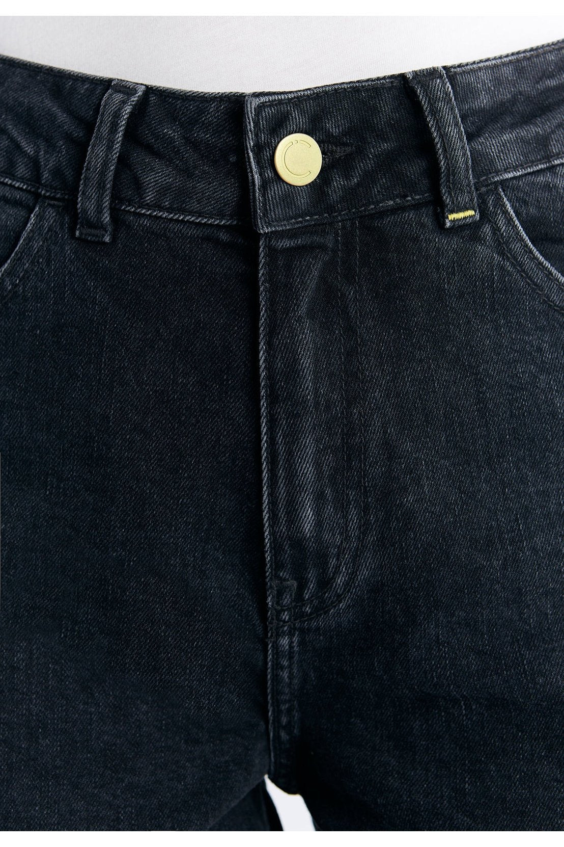 Damen Mom Fit Denim Shorts aus Bio-Baumwolle - Evermind.eco