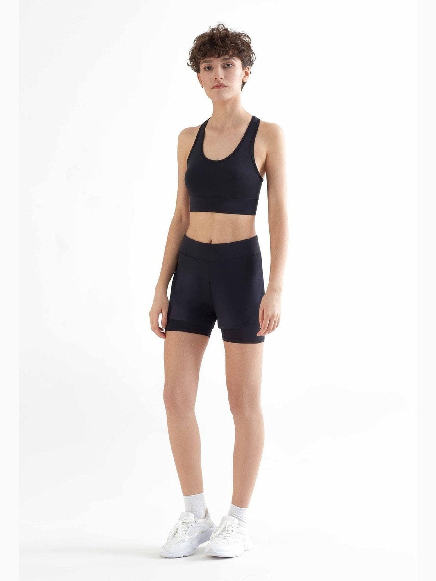 Damen Sport Shorts aus recyceltem Polyester - Evermind.eco